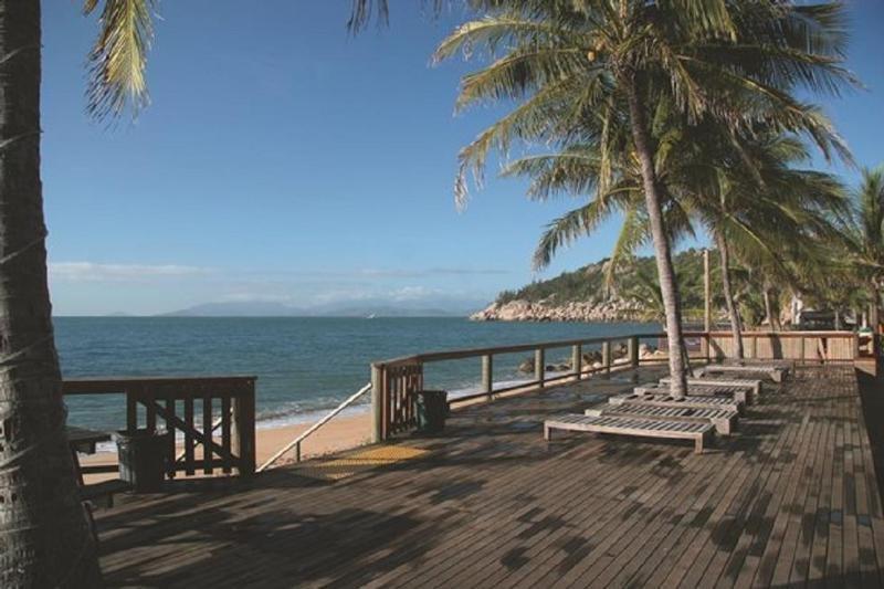 Nomads Magnetic Island Hostel Nelly Bay Екстериор снимка